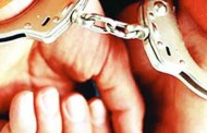 'സ്വകാര്യഭാഗത്ത് പൊലീസ് കമ്പി കയറ്റി; ചോരയിൽ മുങ്ങി ഉടുതുണി'; അച്ഛന്‍റെയും സഹോദരന്‍റെയും മരണത്തിലെ ക്രൂരത വിവരിച്ച് യുവതി
