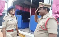 ഡ്യൂട്ടിക്കിടയിൽ DSPയായ മകളെ അപ്രതീക്ഷിതമായി കണ്ടു; CIയായ അച്ഛൻ ഉഗ്രന്‍ ഒരു സലൂട്ടും നൽകി