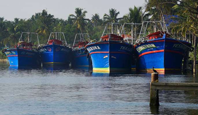 എറണാകുളം ജില്ലയിലെ മത്സ്യബന്ധന തുറമുഖങ്ങള്‍ പ്രവര്‍ത്തനം നിര്‍ത്തി