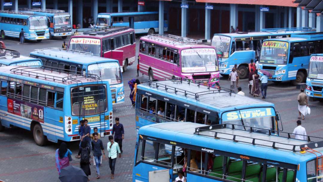 സംസ്ഥാനത്ത് ഓഗസ്റ്റ് ഒന്ന് മുതല്‍ സ്വകാര്യ ബസ് സര്‍വീസ് നിര്‍ത്തുന്നു