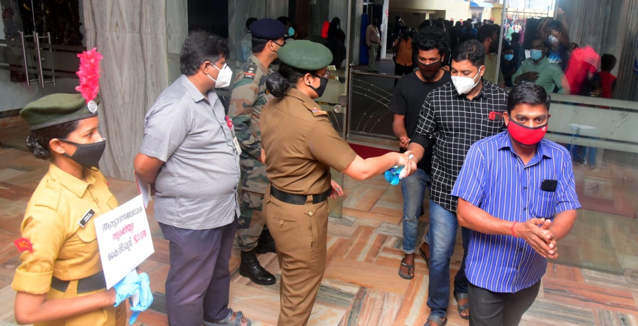 തിയ്യറ്ററുകൾ തുറന്നു; ബോധവത്ക്കരണവുമായി ആരോഗ്യ വകുപ്പും എൻസിസിയും